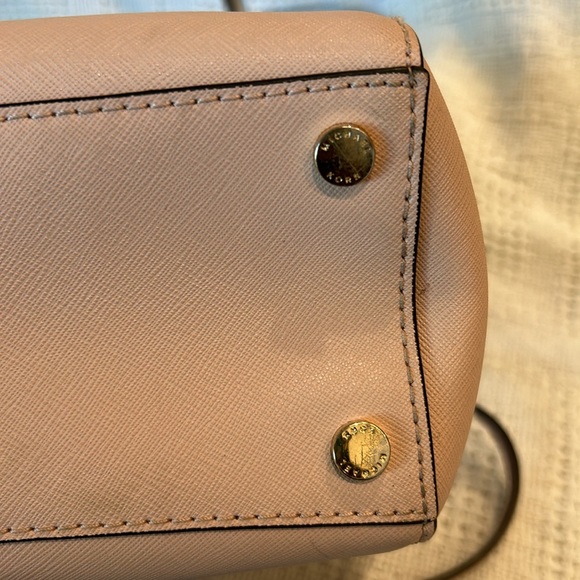 Auth Micheal Kors medium Shoulder Bag with removable and adjustable straps - Picture 11 of 11